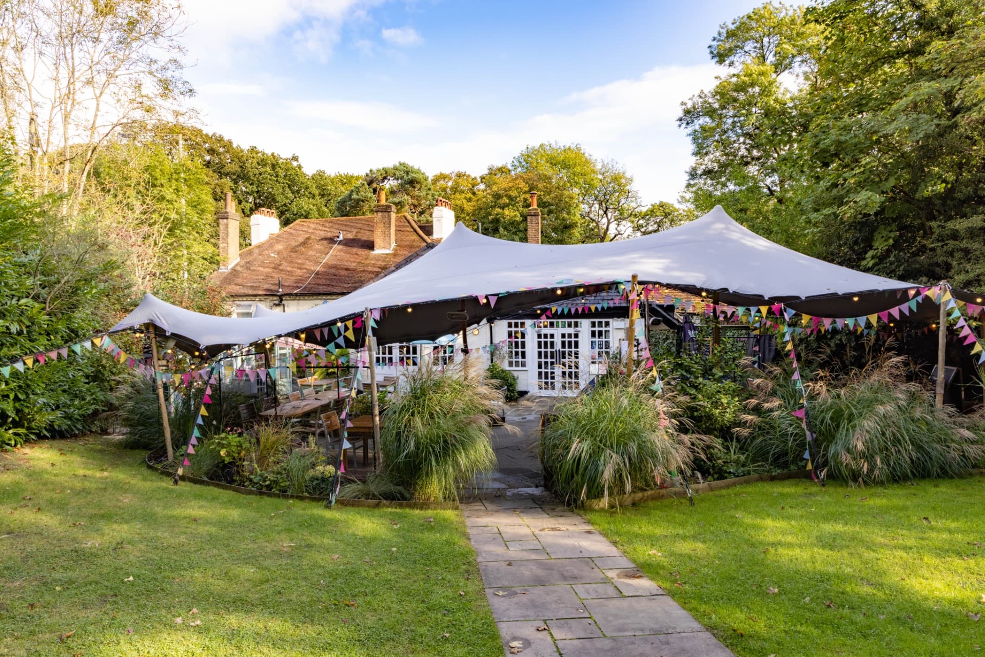 the-hare-old-redding-the-tent